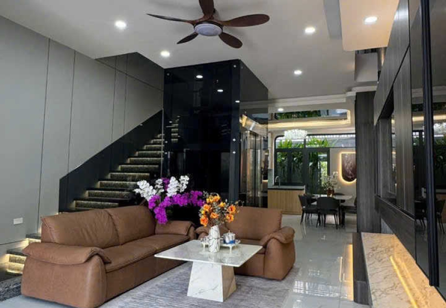 Ở đây có nhà đẹp tìm khách yêu thích căn nhà gặp xem là chốt  Số 4 đường d4 khu tái định cư phạm hữu lầu phường Tân Mỹ quận 7 liền kề Phú Mỹ Hưng