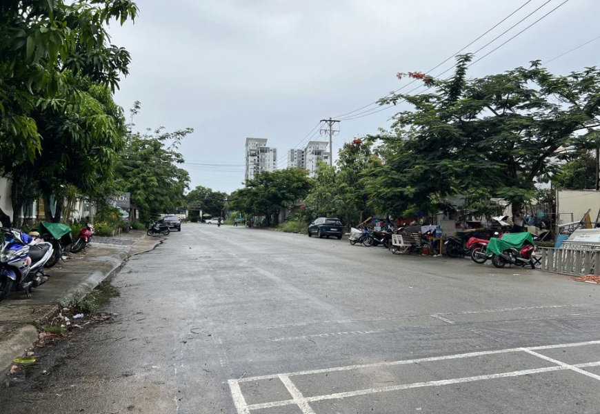 Bán Đất Đường 25m Mặt Tiền Đường Số 7 Khu A Làng Đại Học.Xã Phước Kiển.Nhà Bè Diện tích: 10x43m = 430m2 thổ cư 100% Giá bán: 36 tỷ Vị trí nằm cách phú mỹ hưng.quận 7.siêu thị Lottemat.Sunrise city.Khu Đô Thị Him Lam.Trường Đại Học Tôn Đức Thắng 1km đến 2k