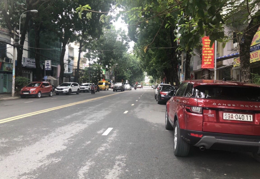 55TR/TH CHO THUÊ CĂN GÓC 2 MẶT TIỀN ĐƯỜNG LÂM VĂN BỀN Q7 DT 8X17M NHÀ 1 TRỆT 1 LẦU,ƯU TIÊN CHO KD SPA,NHÀ THUỐC,CAFE GIÁ THUÊ 55TR/TH,HĐ LÂU DÀI LH 0702275588