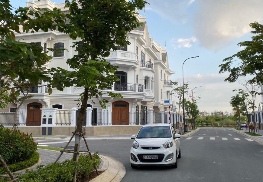 BÁN BIỆT THỰ VITORIA NOVALAND Q2