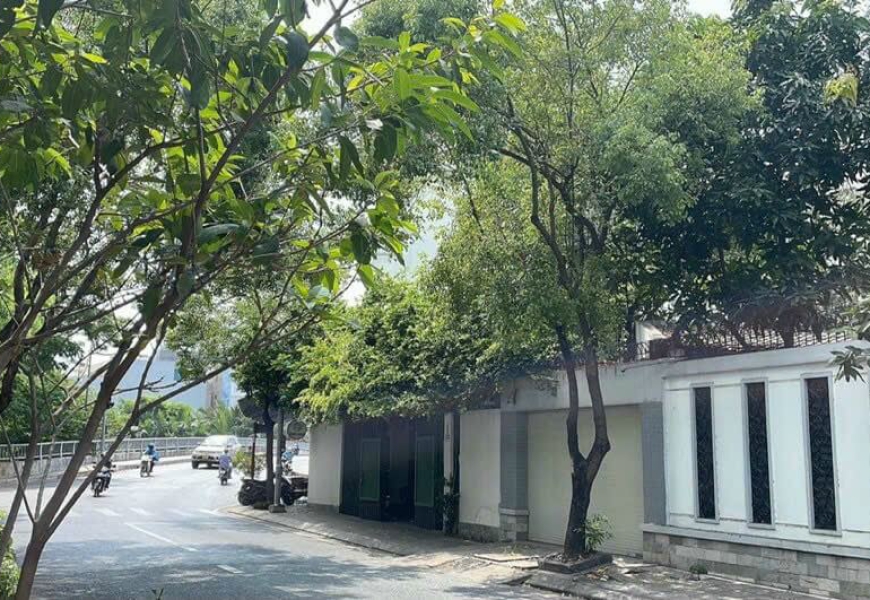 BÁN BIỆT THỰ GÓC 2MT ĐƯỜNG, P TÂN PHONG, Q7. 1 TRỆT + 2 LẦU, SÂN THƯỢNG
