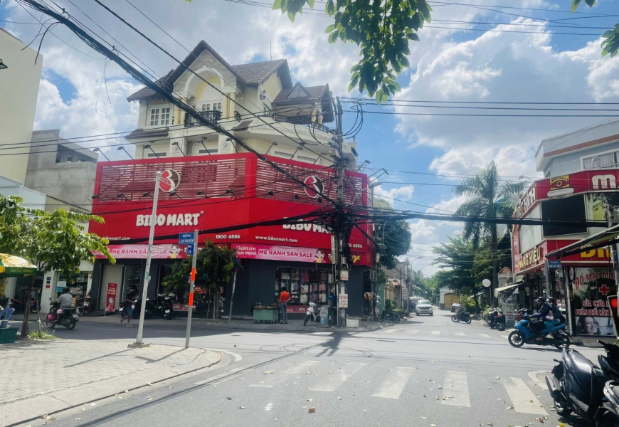 Bán Căn Góc 2 MT đường kinh doanh Lâm Văn Bền Q7