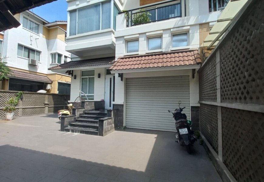 Chủ nhà ngộp NH bán gấp giảm 5ty còn 33ty  - Biệt Thự Nam Phú Villas Q7, khu compound 2 mặt giáp sông. 
