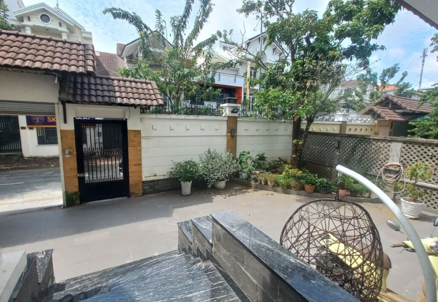 Chủ nhà ngộp NH bán gấp giảm 5ty còn 33ty  - Biệt Thự Nam Phú Villas Q7, khu compound 2 mặt giáp sông. 
