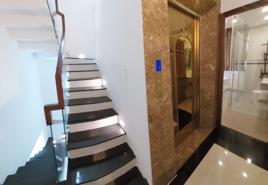 Cho thuê/Bán nhà mặt tiền hẻm xe hơi  liền kề Him Lam  phường Tân Hưng Quận 7