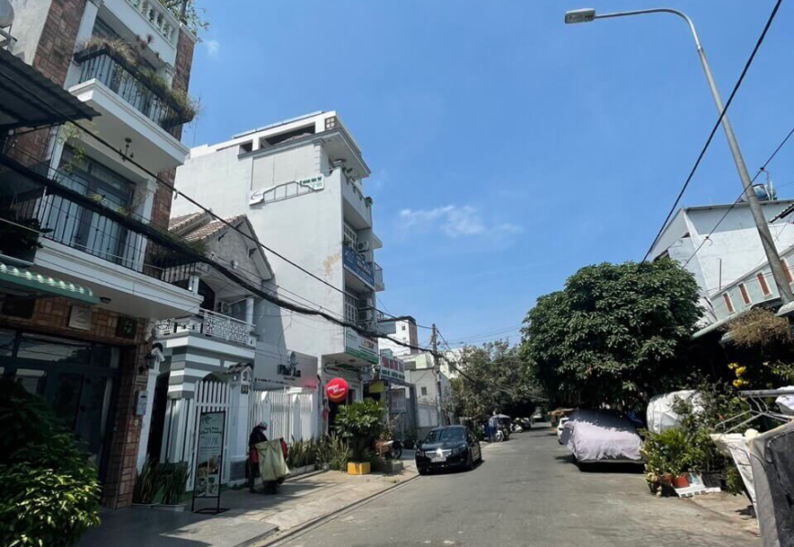 BÁN ĐẤT MẶT TIỀN ĐƯỜNG SỐ GẦN CHỢ TÂN QUY Tương lai 2 Mặt tiền đường Khu dân trí cao không ngập nước thích hợp xây CHDV