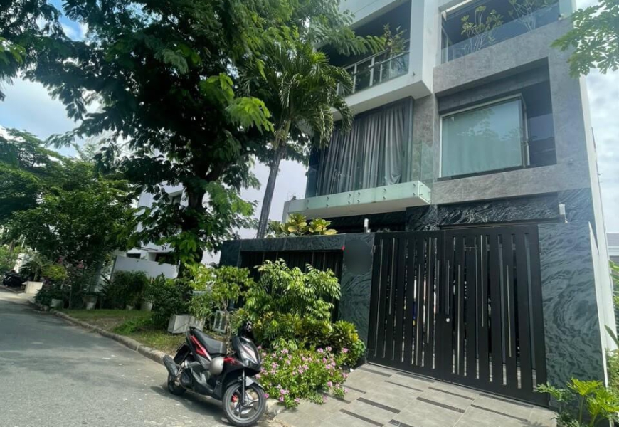 BÁN BT ĐẸP KHU NAM THÔNG,PHÚ MỸ HƯNG - CÓ THANG MÁY