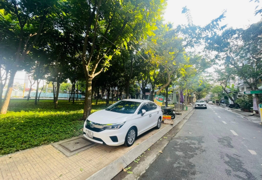 Cần bán nhanh..có giá tốt nhất Bán nhà view công viên KDC Trung Sơn