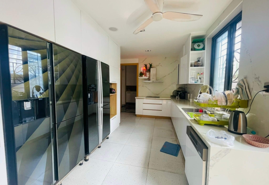 Giảm 8 tỷ cần bán gấp..Giá mới 40 ty TL CĂN BIỆT THỰ ĐƯỢC THIẾT KẾ ĐẦY ĐỦ CÔNG NĂNG HỒ BƠI - THANG MÁY - Hầm - 4 Tầng KDC Phú Mỹ - Quận 7 - CÁCH PHÚ MỸ HƯNG 1km
