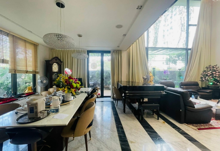 Giảm 8 tỷ cần bán gấp..Giá mới 40 ty TL CĂN BIỆT THỰ ĐƯỢC THIẾT KẾ ĐẦY ĐỦ CÔNG NĂNG HỒ BƠI - THANG MÁY - Hầm - 4 Tầng KDC Phú Mỹ - Quận 7 - CÁCH PHÚ MỸ HƯNG 1km