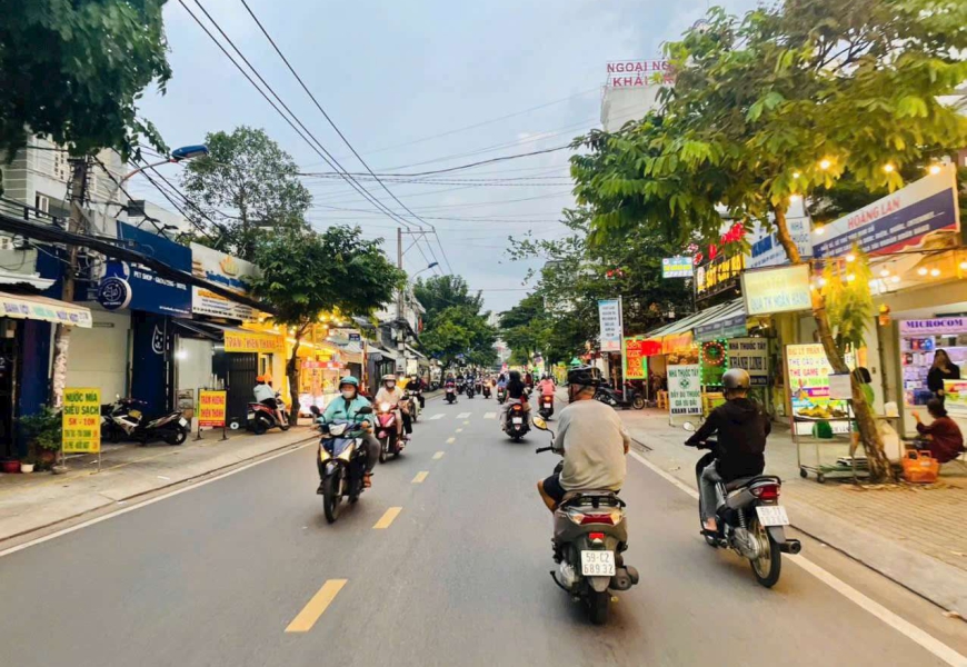 MT Kinh doanh Lâm Văn Bền, Tân Kiểng -Khúc sung nhất