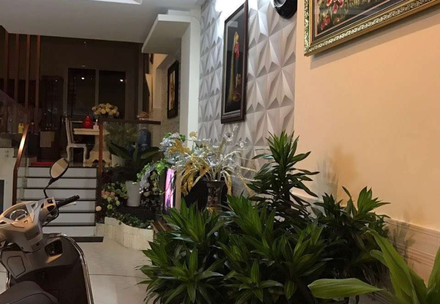 Bán nhà mt đường nhựa 10m lê văn lương,p tân hưng Q7,cách lotte mark chỉ 300m