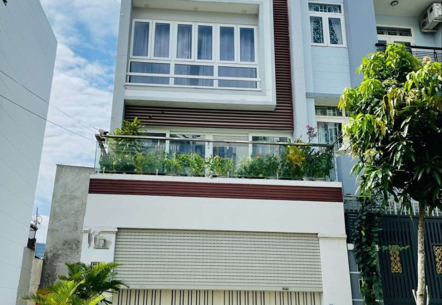 Bán nhà mt đường nhựa 10m lê văn lương,p tân hưng Q7,cách lotte mark chỉ 300m
