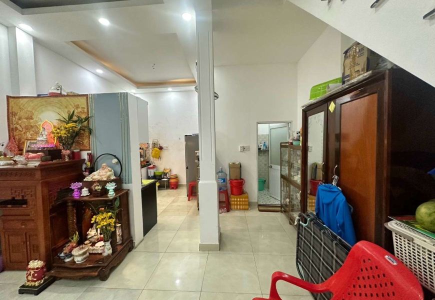 CẦN BÁN NHÀ VƯỜN SÂN TO ĐÙNG TẶNG THÊM CÂY XOÀI TRÁI SUM SUÊ - GIÁ BÁN 4.2 TỶ TL