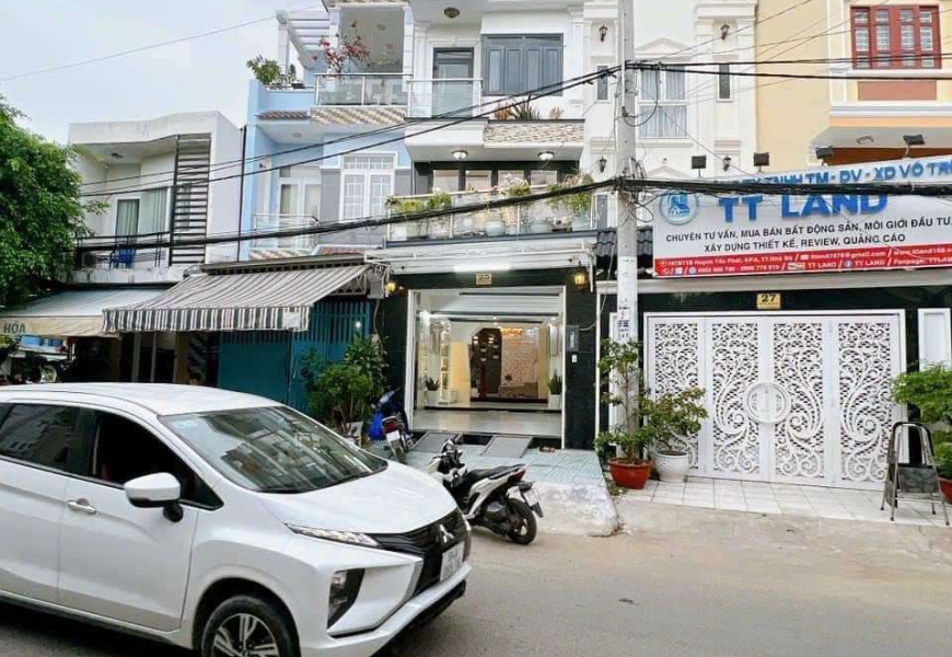 Giảm thêm 1 tỷ .Còn 10.5 tỷ (Thương lượng) Bán Nhà mặt tiền đường 20 m .Khu VIP. 1979 Đường Huỳnh Thị Đồng. Thị trấn Nhà Bè.Tp HCM