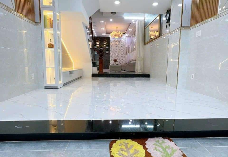 Giảm thêm 1 tỷ .Còn 10.5 tỷ (Thương lượng) Bán Nhà mặt tiền đường 20 m .Khu VIP. 1979 Đường Huỳnh Thị Đồng. Thị trấn Nhà Bè.Tp HCM