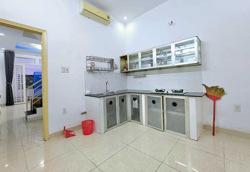 Bán Nhà Hẻm 630 Huỳnh Tấn Phát, Q7