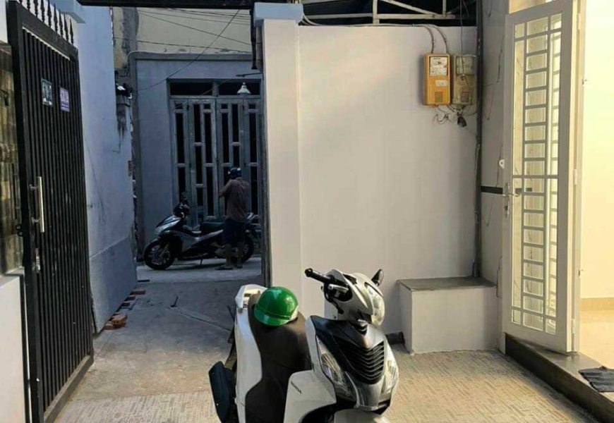 Bán Nhà Hẻm 630 Huỳnh Tấn Phát, Q7