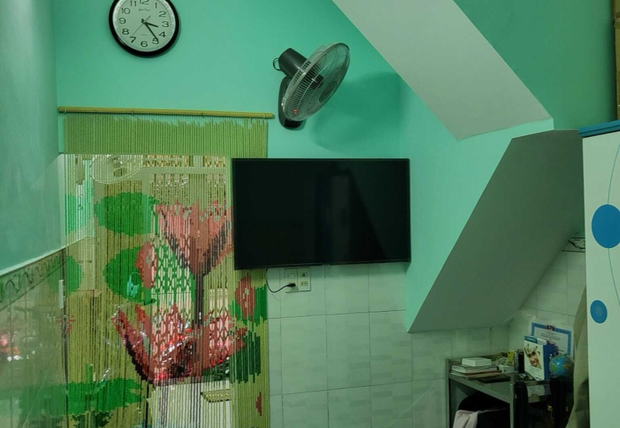 Giảm bán gấp còn 3,5tỷ TL..nhà Q1 Bán nhà hẻm 2,6m đường nguyễn cư trinh Q1