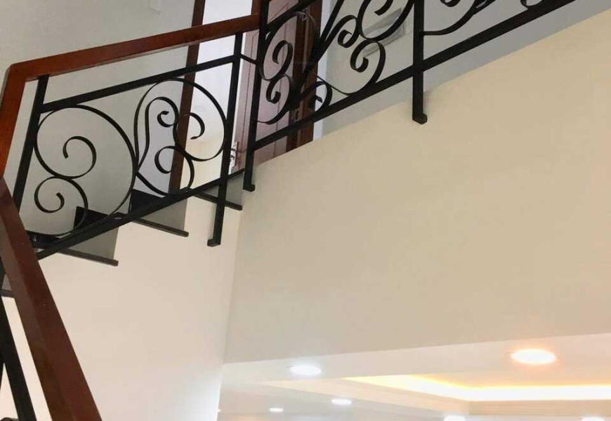 Nhà bán HXH nguyễn văn linh, P bình thuận Q7