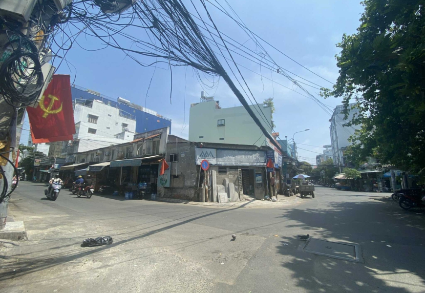 Bán Nhà góc 2 MT, đối diện Công Viên, Tân Quy QUẬN 7