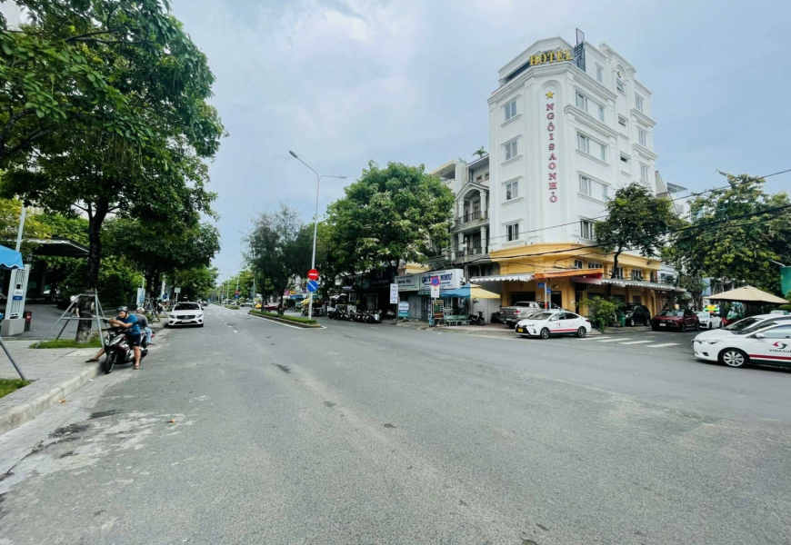 Hiếm bán..Vị trí đẹp kinh doanh..Đối diện bệnh viện quốc tế Nam Sài Gòn Bán KS căn Góc đường đôi 30m,KDC Trung Sơn ~ 24 Phòng(thu nhập 120tr/th)