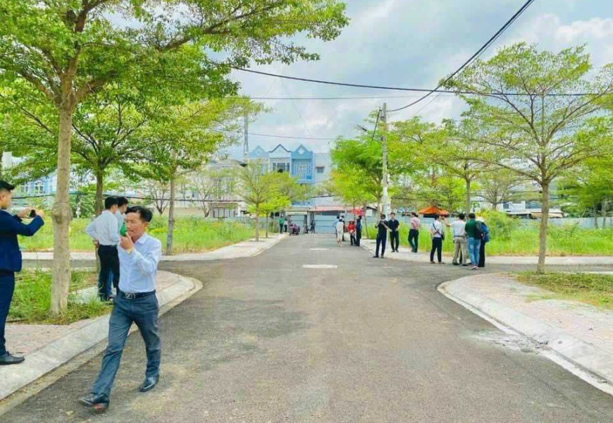 Giá chỉ 4,5tỷ/lô đường lớn  Nhà Bè, cần bán 6 lô liền kề hẻm 9x Đào tông nguyên , phú Xuân, Nhà Bè- Tphcm