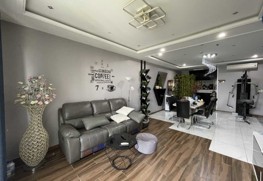 Căn góc chung cư Cosmo City tầng 4 phường Tân Phú, Q7, ngay trung tâm thương mại Go. Do chuyển công tác nên cần bán lỗ căn hộ.