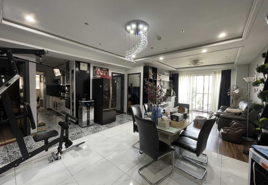 Căn góc chung cư Cosmo City tầng 4 phường Tân Phú, Q7, ngay trung tâm thương mại Go. Do chuyển công tác nên cần bán lỗ căn hộ.