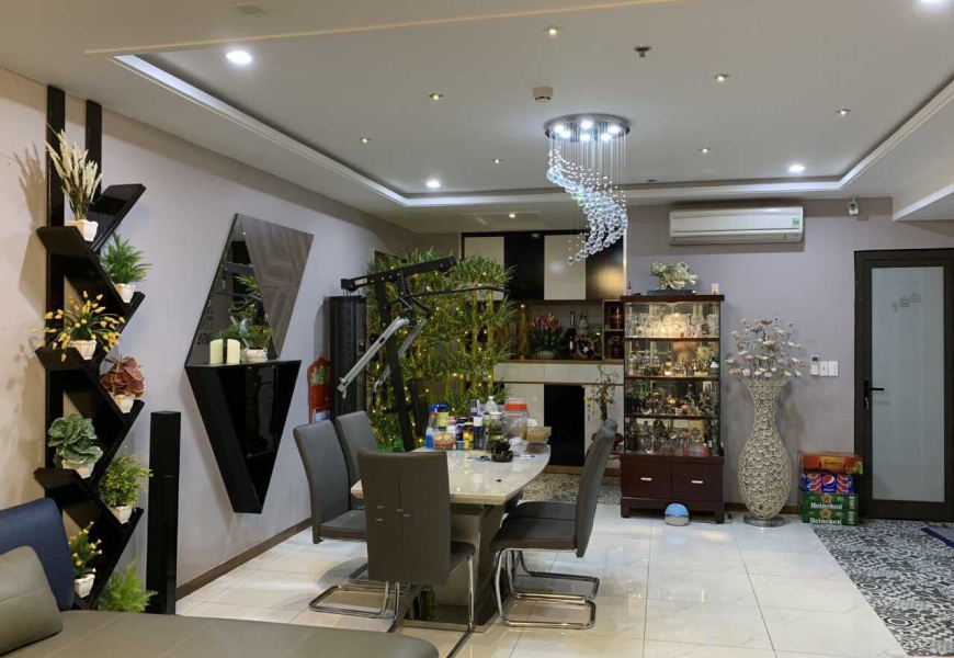 Căn góc chung cư Cosmo City tầng 4 phường Tân Phú, Q7, ngay trung tâm thương mại Go. Do chuyển công tác nên cần bán lỗ căn hộ.