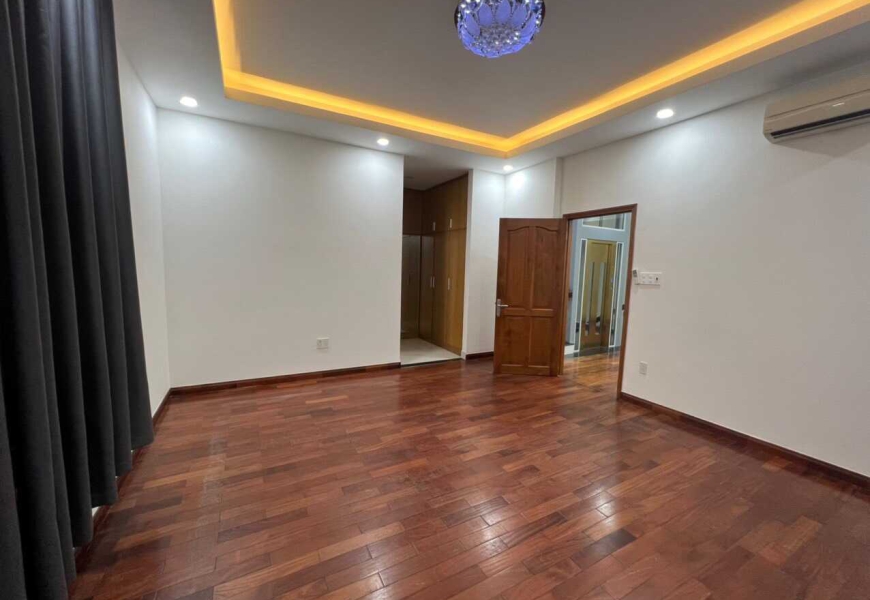 BÁN GẤP BIỆT THỰ KDC HIMLAM PHƯỜNG TÂN HƯNG NGAY TRƯỜNG QUỐC TẾ VSTAR GẦN LOTTE Q7