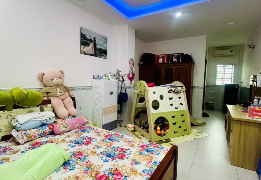 0914020039 EM DUNG Bán nhà 3Tầng  hẻm 5m P.Tân Quy Quận 7