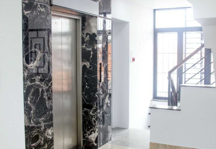 Bán Nhà 5 Lầu KDC Him Lam 42 tỷ, Có Thu Nhập 77 triệu 1 tháng Vị trí: Mặt Tiền Đường D4 Khu Dân Cư Him Lam. P.Tân Hưng, Quận 7, Sác Bên Siêu Thị Lottemat Nguyễn Thị Thập, Và Nguyễn Hữu Thọ, Chỉ cách quận trung tâm 2km