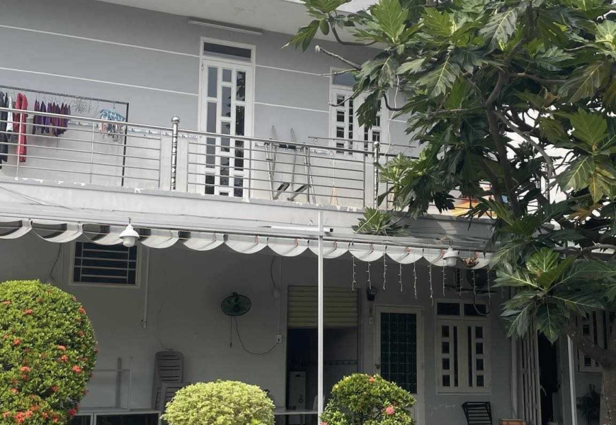 Cần bán gấp nhà căn góc 2 mặt tiền tại KDC cao cấp Sadeco Phước Kiển