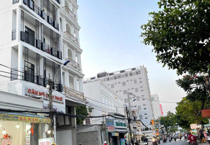 Bán nhà MT đường kinh doanh Lâm văn bền,Q7