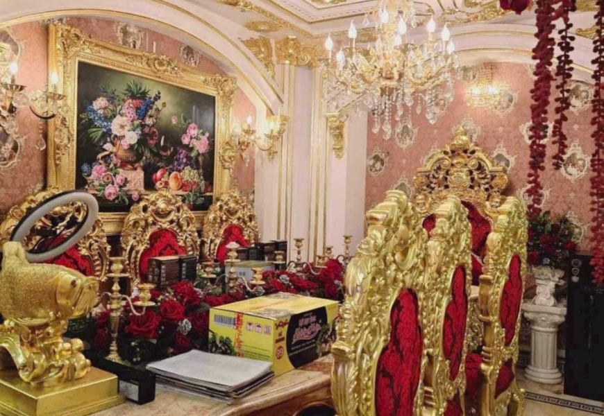 Ngộp Bán Gấp Biệt thự Dát vàng 18k, Tân Thuận Tây, Quận 7