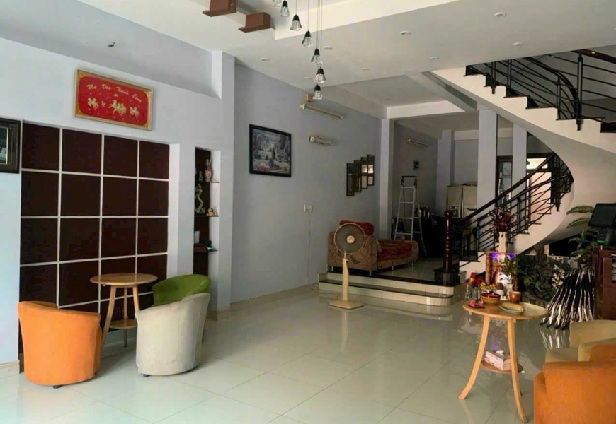 Tìm chủ nhân mới cho căn biệt thự phố