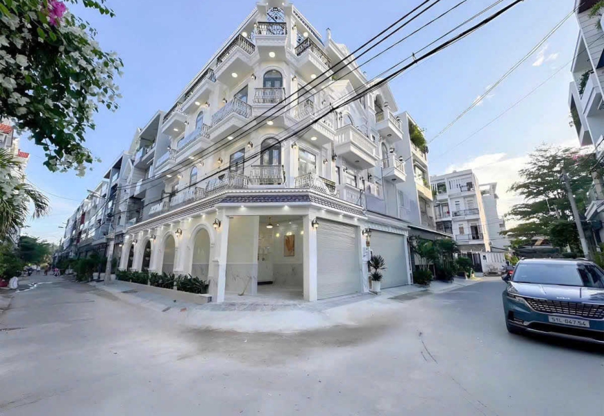 siêu phẩm nhà mới 100%  Bán căn Góc 2 Mặt Tiền Tân Cổ Điển KDC Omely Nhà Bè  ( Đang Hoàn Thiện Full Nội Thất ) Đường Xe Hơi Thông Bàn Cờ