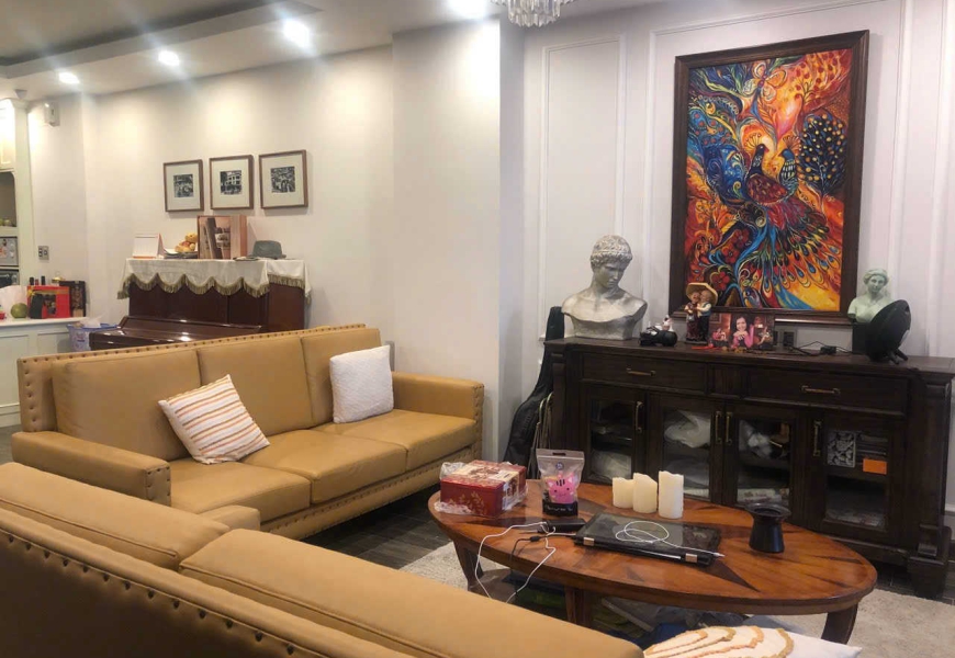 Bán nhà MT đường số Kdc Sadeco ven sông Tân Phong