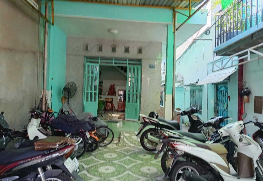 Nhà ngang 5x40 - 200m2 đất - Hiện hữu hẻm 5-7m, xe 16 chỗ vào tận nhà đc, tương lai là đường 12m thông ra Hoàng Trọng Mậu cầu qua Nguyễn Khoái q4 qua quận 1