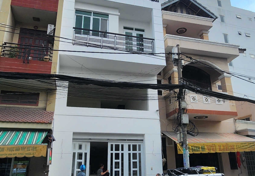 Nhà mặt tiền đường 5 tầng, ngang 5x13 Nhà MT đường trung tâm quận 7 - số 168 Nguyễn Văn Quỳ, phường Phú Thuận, Q.7, Tp.HCM