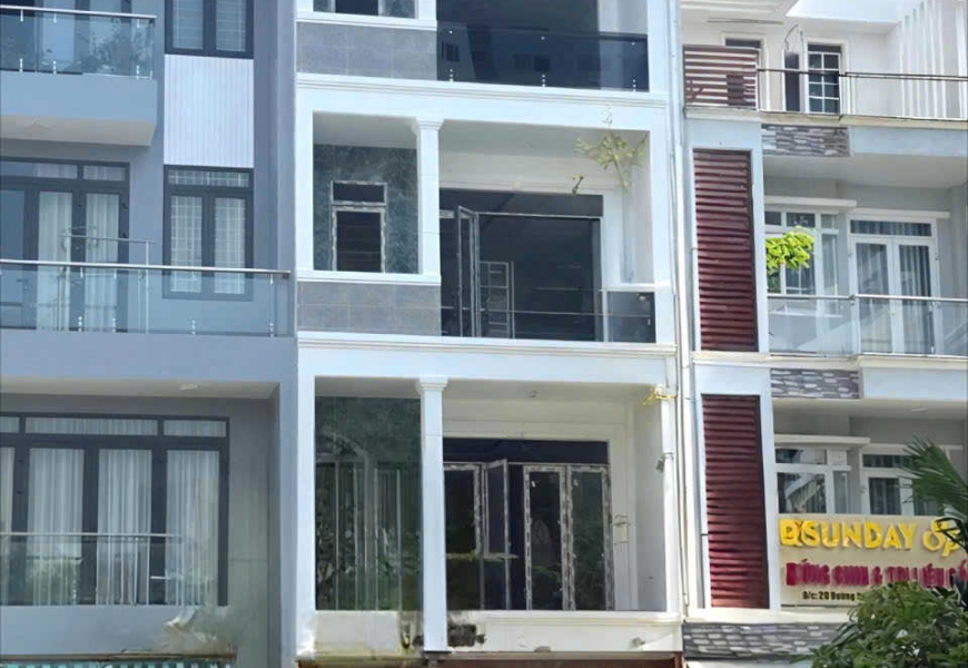 Nhà Mt đường số 2 khu công ích phạm hữu lầu Q7