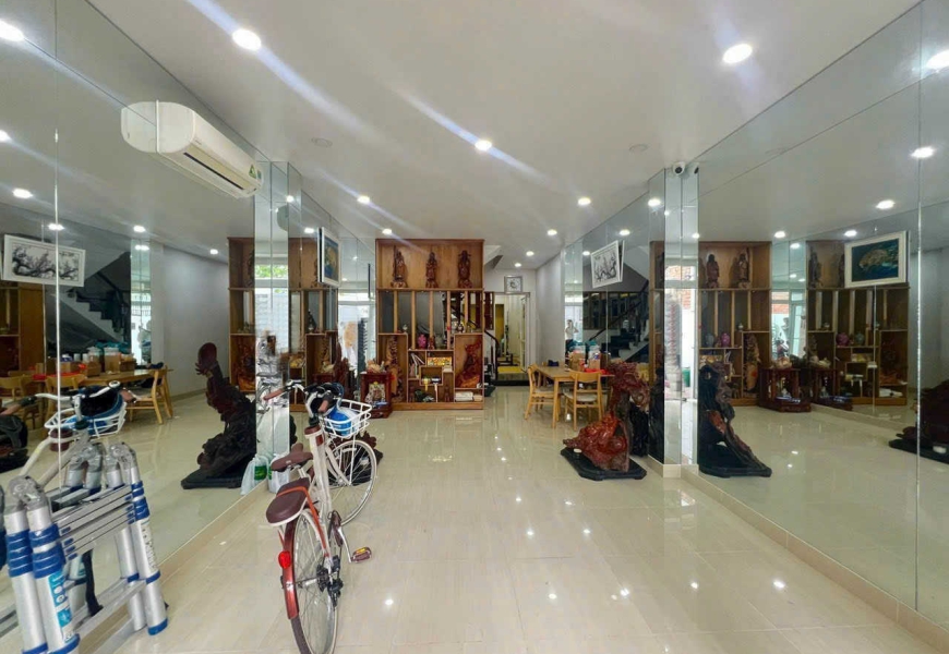 CHO THUÊ/MẶT TIỀN ĐƯỜNG SỐ CẠNH LÂM VĂN BỀN Q7 