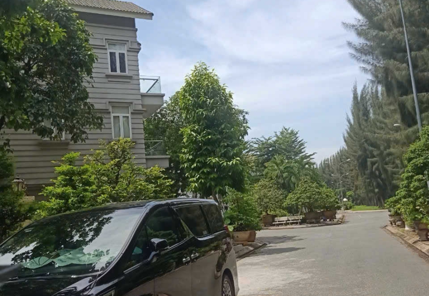 Bán Biệt Thự Đường Số 10 Khu Ven Song Cầu Ông Lớn. Cách Phú Mỹ Hưng Q.7 Chỉ 500m. Đối Diện Khu Dân Cư Trung Sơn. Gần Sác Bên Trường Đại Học Tôn Đức Thắng