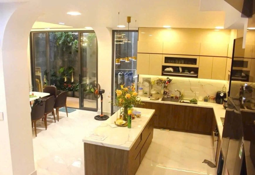 BÁN NHÀ ĐẸP FULL NỘI THẤT – HẺM XE HƠI, KHU VỰC NGUYỄN VĂN LINH GẦN KCX TÂN THUẬN