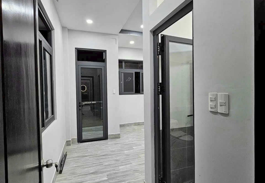 Bán nhà hẻm 935 HTP dt 5×14 góc 2 mt