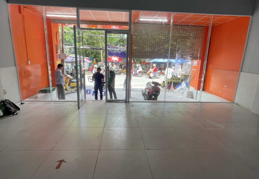 Cho thuê nguyên căn. Vị trí: ngay Lotte mart, sunrise city.