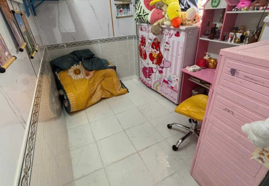giá rẻ nhất quận 7 chỉ 9 tỷ 960 triệu (TL ) Bán nhà HXH Bùi Văn Ba ,quận 7 -cạnh khu chế xuất Tân thuận.cách quân 4,quận 1 chỉ 8phut xe máy nha .cách 200 m đầy đủ tiện ích