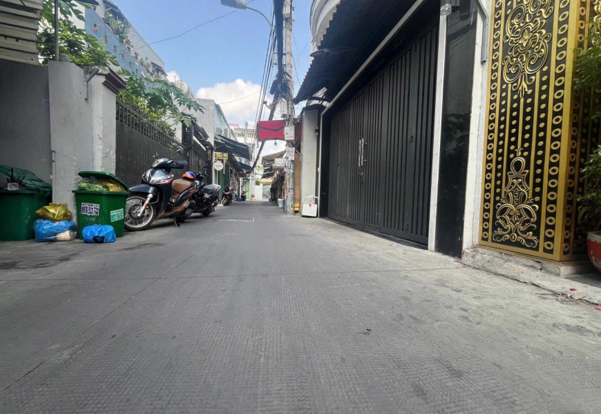 Bán gấp nhà hẻm xe hơi đỗ cửa, vị trí đắc địa đường Bùi Văn Ba, P. Tân Thuận Đông kề bên KCX Tân Thuận, Quận 7