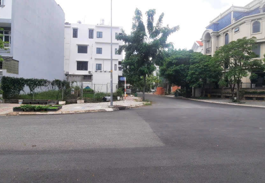 Bán Lố Đất Gốc 2 Mặt Tiền Đường Số 8 Và 7 Khu Biệt Thự Ven Sông, Đối Diện Trường Đại Học RMIT Và Đại Học Tôn Đức Thắng, P.Tân Phong Quận 7